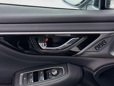 Used 2021 Subaru Outback Limited image 17