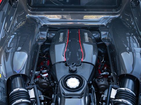 Certified 2020 Ferrari 488 Pista Coupe image 11