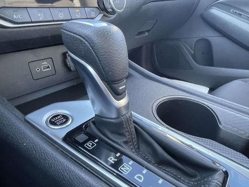 Used 2024 Nissan Altima 2.5 S FWD image 32