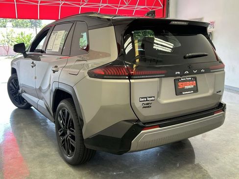 Used 2026 Toyota RAV4 XSE w/ Panoramic Sun Roof Package AWD/4WD image 5