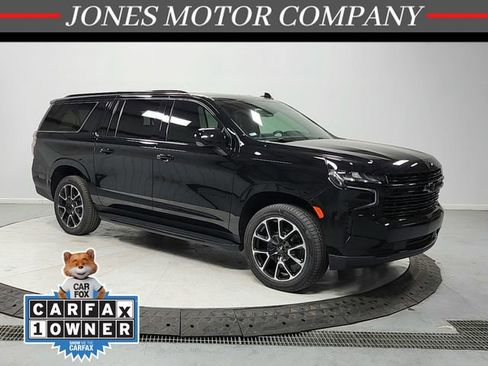 Used 2024 Chevrolet Suburban RST RWD image 1