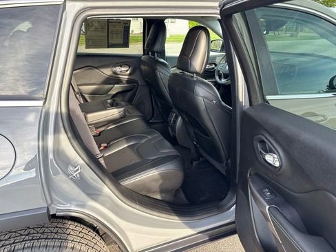 Used 2021 Jeep Cherokee Latitude Lux w/ Trailer Tow Group AWD/4WD image 11