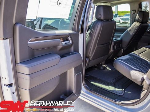 Used 2025 Chevrolet Silverado 1500 RST AWD/4WD image 29