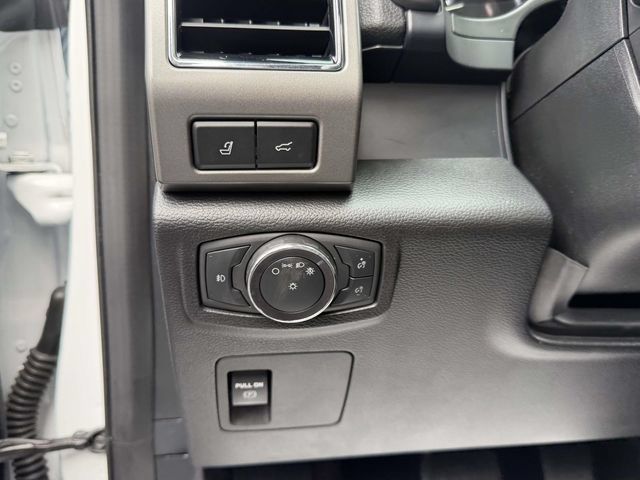 Used 2020 Ford Expedition XLT w/ Equipment Group 202A AWD/4WD image 23