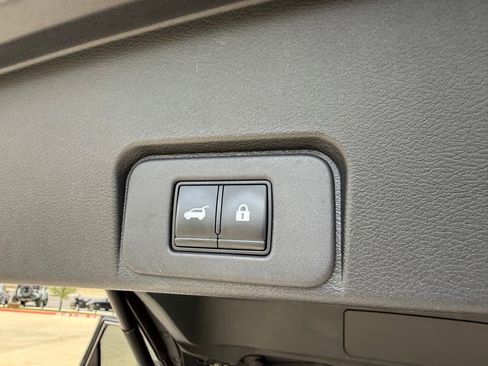 Used 2022 Nissan Rogue SL FWD image 28