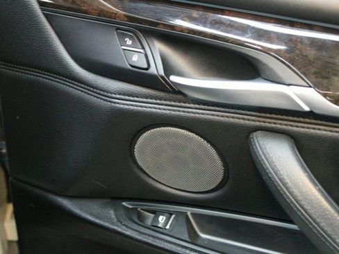 Used 2016 BMW X5 xDrive50i image 9