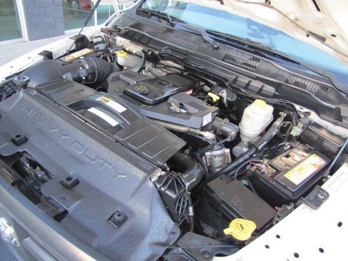 Used 2012 RAM 5500 SLT w/ Max Tow Pkg image 23