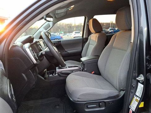 Certified 2020 Toyota Tacoma SR5 image 13