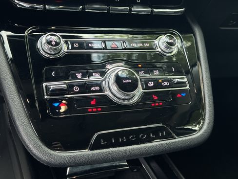 Certified 2020 Lincoln Corsair FWD image 17