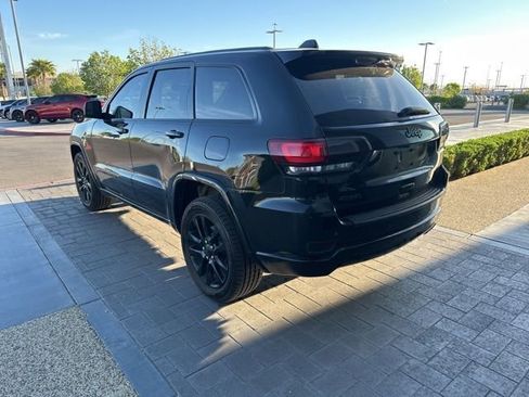 Used 2019 Jeep Grand Cherokee Altitude image 7