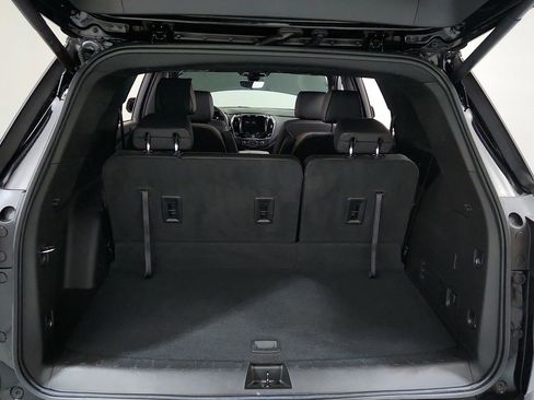 Used 2023 Chevrolet Traverse RS FWD image 25