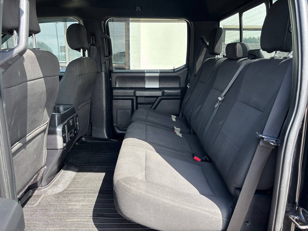 Used 2017 Ford F150 XLT w/ Equipment Group 302A Luxury AWD/4WD image 22