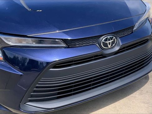 Used 2024 Toyota Corolla LE FWD image 31