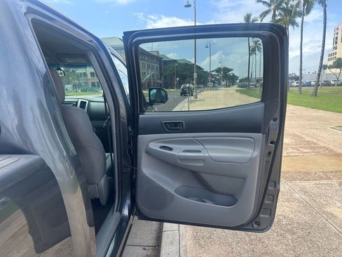 Used 2015 Toyota Tacoma PreRunner RWD image 19