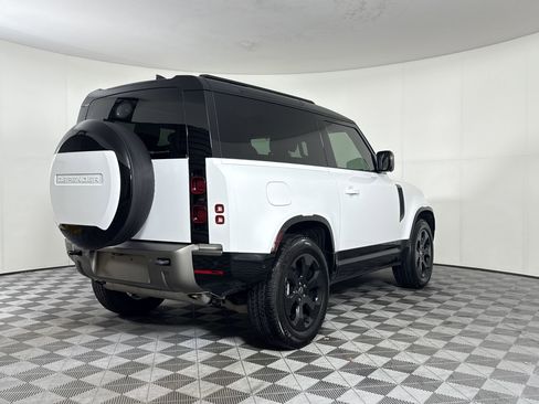 Used 2024 Land Rover Defender 90 X-Dynamic SE image 8