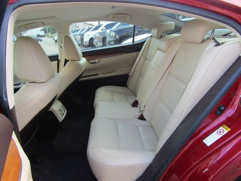 Used 2016 Lexus ES 350 w/ Premium Package w/Wood Trim FWD image 10