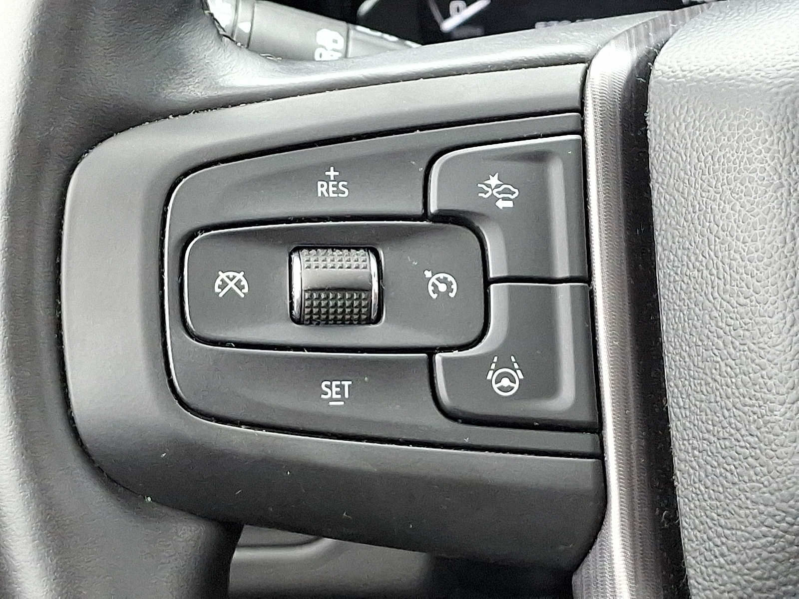 Used 2024 GMC Yukon Denali Ultimate AWD/4WD image 23