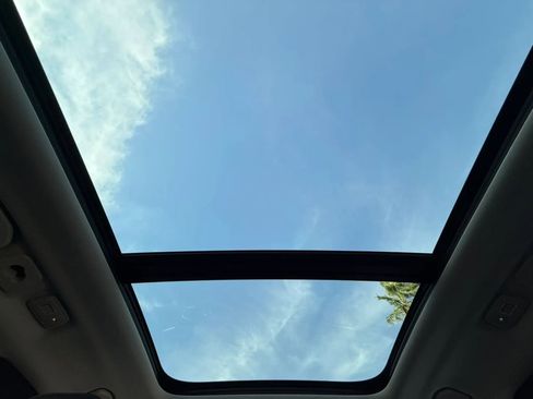 Used 2022 Volvo XC60 B5 Momentum image 51