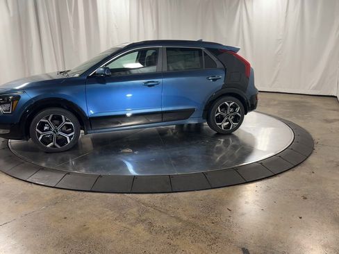 Certified 2025 Kia Niro SX Touring image 5