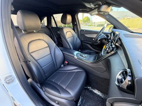 Used 2019 Mercedes-Benz GLC 350e 4MATIC image 19