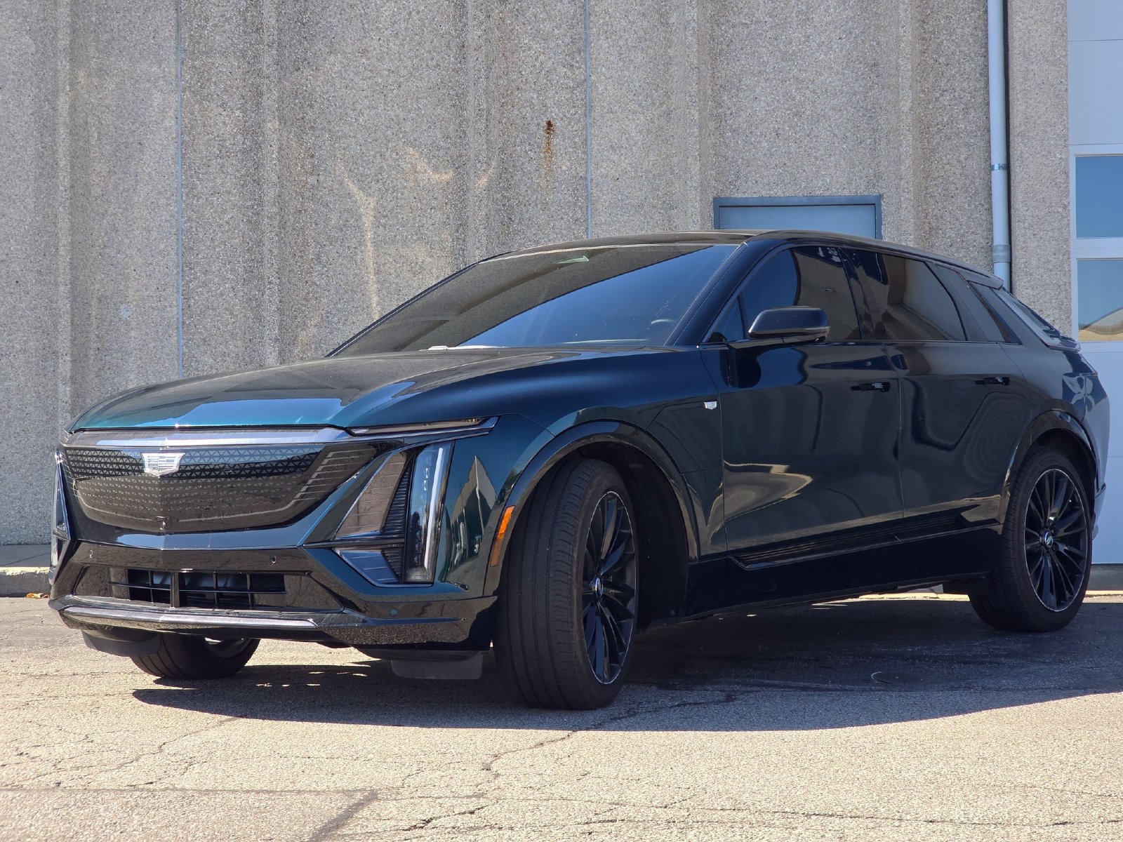 Used 2024 Cadillac Lyriq Sport AWD/4WD image 4