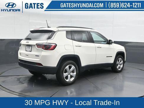Used 2020 Jeep Compass Latitude w/ Cold Weather Group AWD/4WD image 2