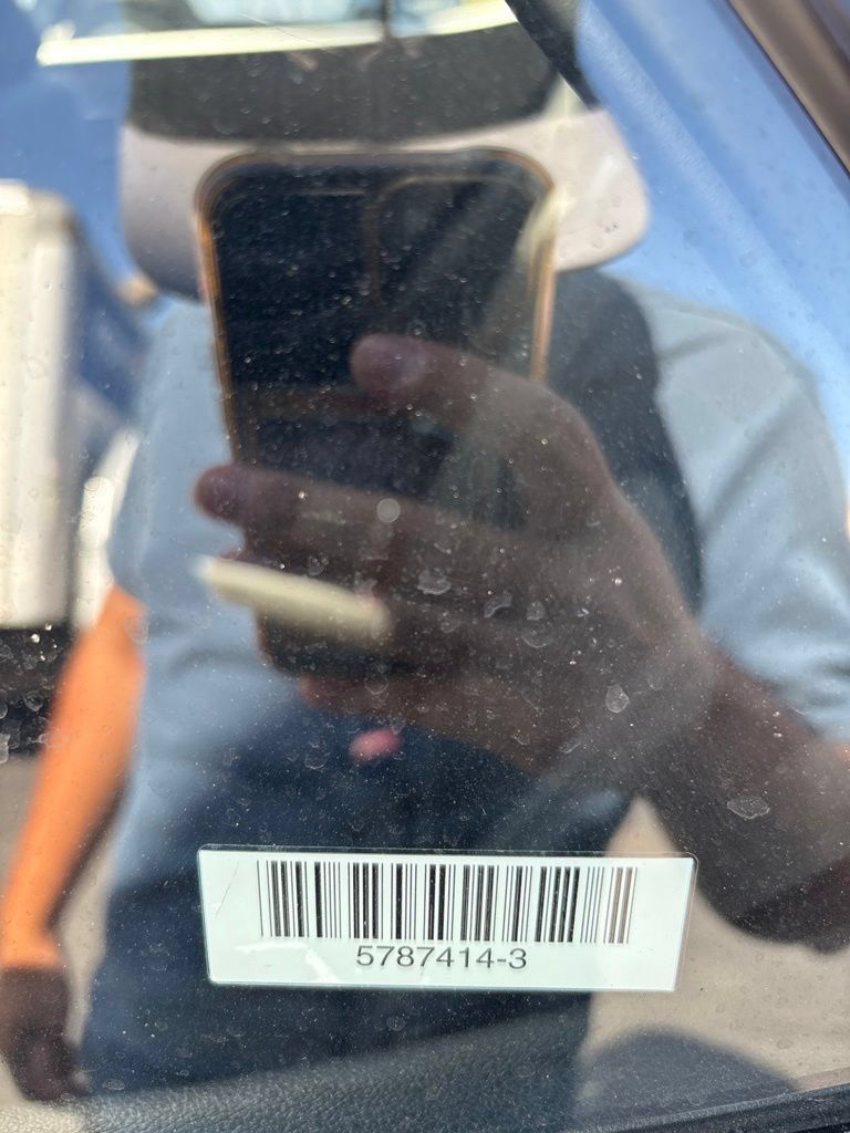 Used 2025 Hyundai Venue SEL FWD image 7