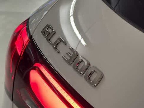 Used 2026 Mercedes-Benz GLC 300 4MATIC image 10