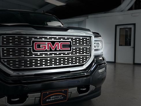 Used 2017 GMC Sierra 1500 Denali w/ Denali Ultimate Package AWD/4WD image 11
