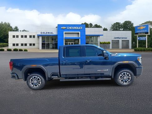Used 2023 GMC Sierra 2500 AT4 AWD/4WD image 3