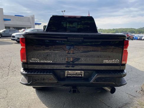 Used 2025 Chevrolet Silverado 2500 High Country w/ High Country Premium Package image 4
