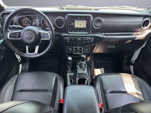 Used 2018 Jeep Wrangler Unlimited Sahara w/ Dual Top Group AWD/4WD image 18