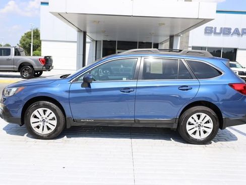 Used 2019 Subaru Outback 2.5i Premium AWD/4WD image 2