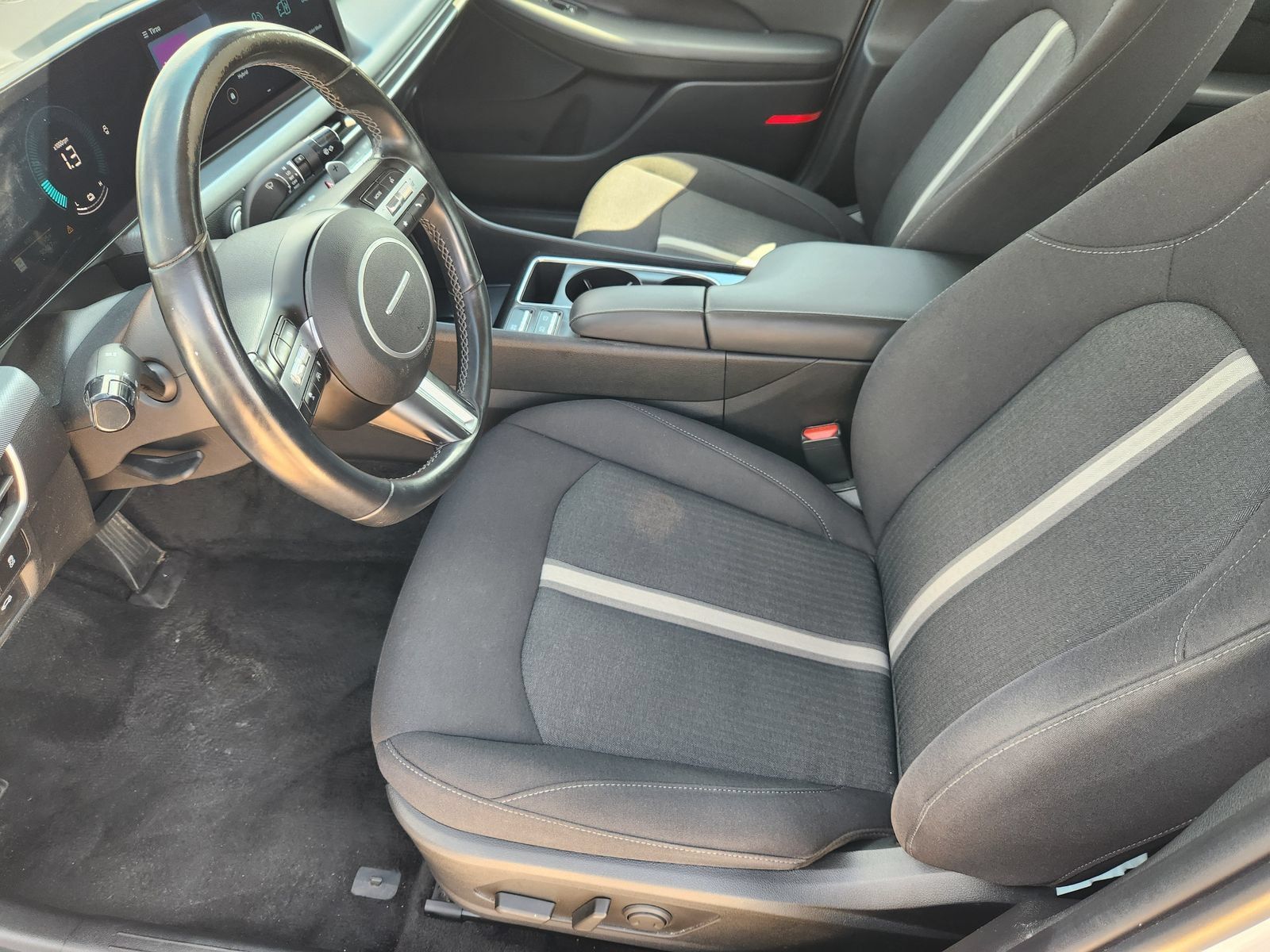 Used 2025 Hyundai Sonata SEL FWD image 20