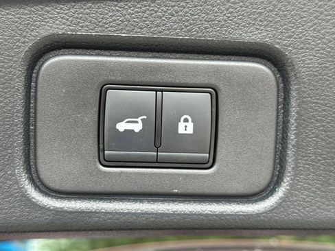 Used 2024 Nissan Pathfinder SL image 12