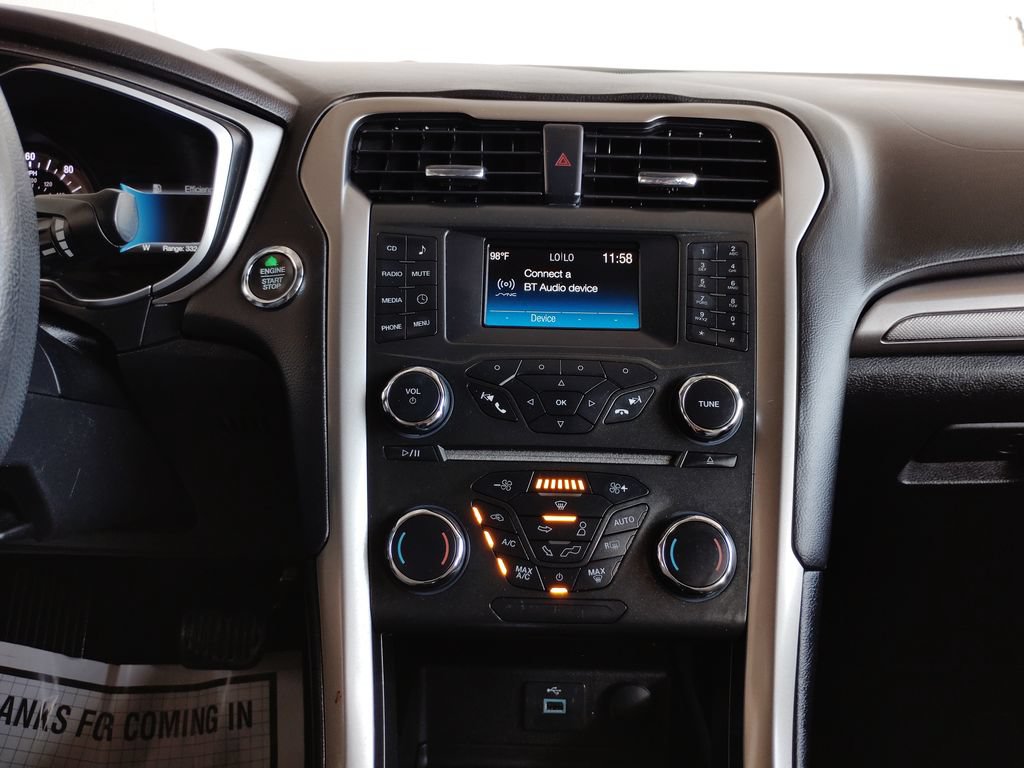 Used 2019 Ford Fusion SE FWD image 32