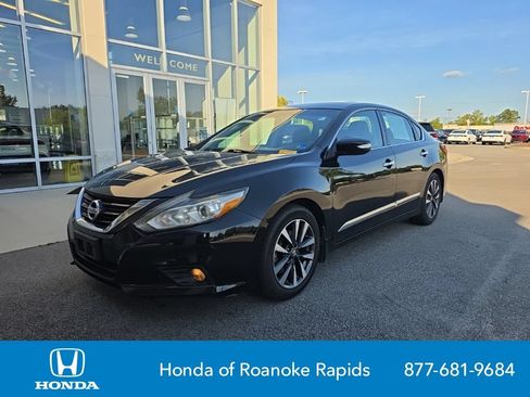 Used 2017 Nissan Altima 2.5 SV w/ Convenience Package FWD image 1