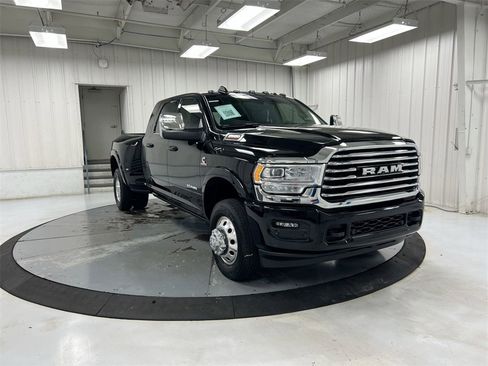 Used 2024 RAM 3500 Limited w/ Safety Group image 3