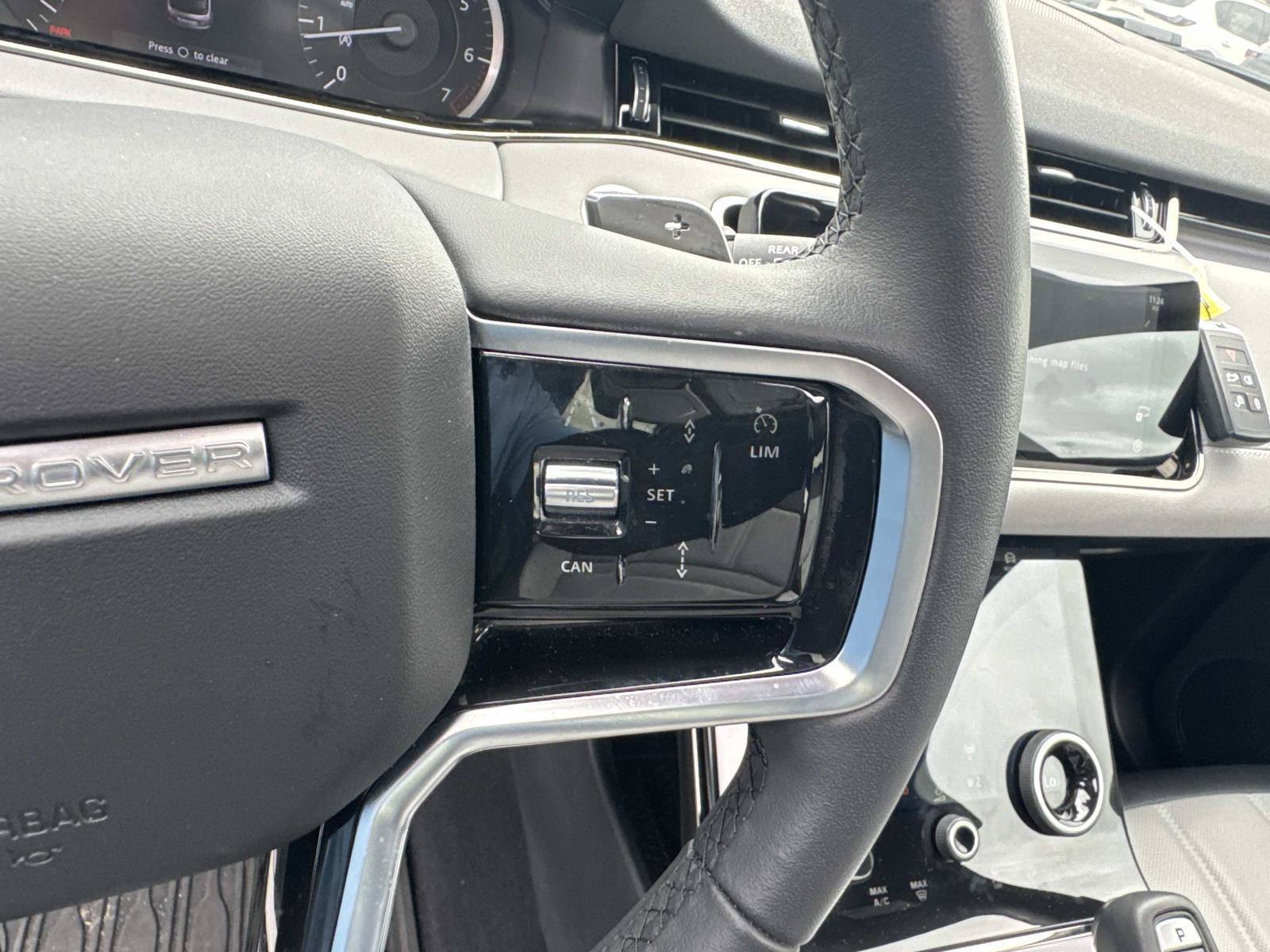 Used 2023 Land Rover Range Rover Evoque R-Dynamic SE AWD/4WD image 24