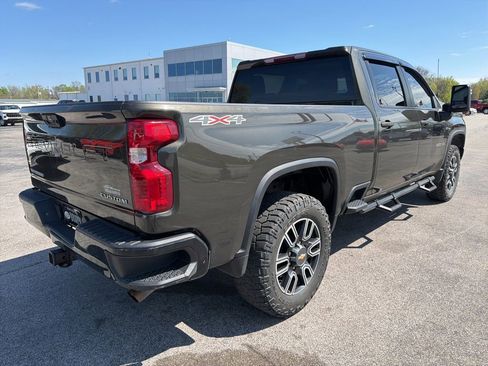 Used 2022 Chevrolet Silverado 2500 Custom w/ Custom Convenience Package AWD/4WD image 3