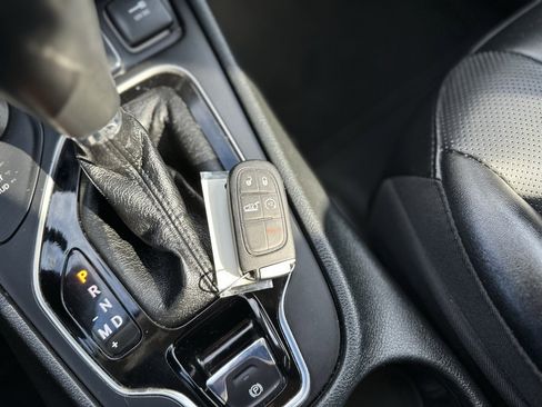 Used 2023 Jeep Cherokee Altitude Lux image 34