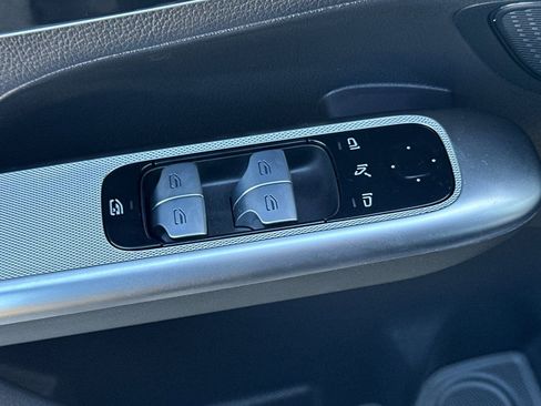 New 2026 Mercedes-Benz GLC 300 image 23