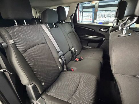 Used 2018 Dodge Journey SXT w/ Blacktop Package image 17