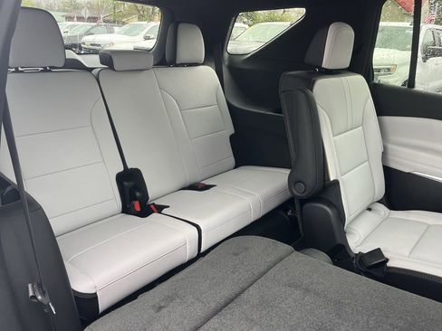 New 2025 Chevrolet Traverse High Country FWD image 28