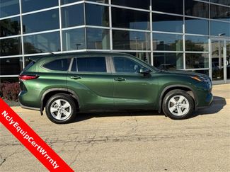 Used 2023 Toyota Highlander L video 2