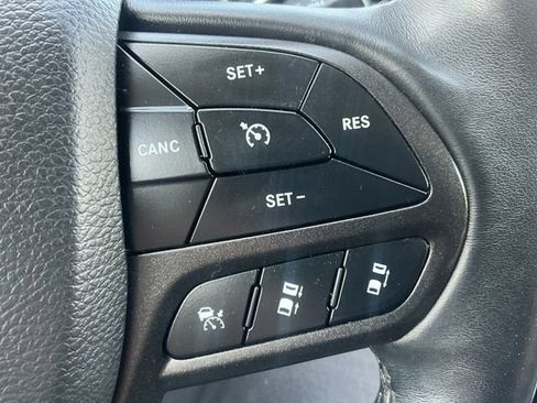 Used 2019 Jeep Cherokee Trailhawk AWD/4WD image 19