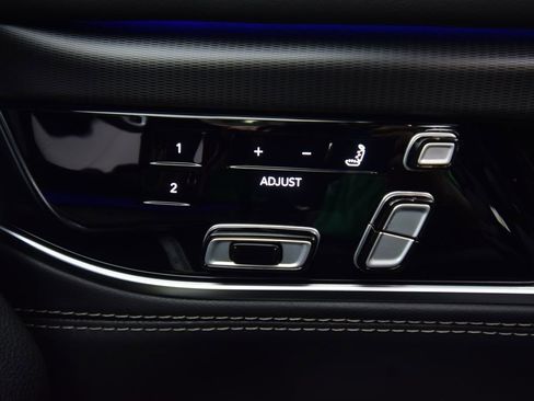 New 2026 Jeep Grand Wagoneer Summit AWD/4WD image 32