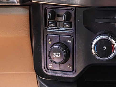 Used 2024 Ford F350 Lariat w/ Lariat Ultimate Package AWD/4WD image 24