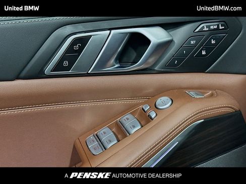 Used 2024 BMW X7 xDrive40i w/ Executive Package image 3