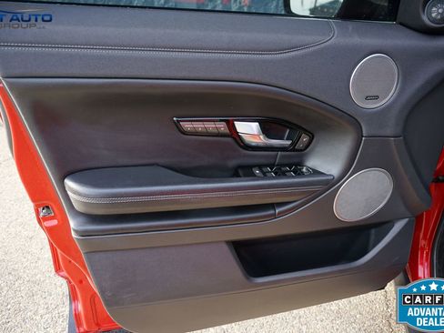 Used 2016 Land Rover Range Rover Evoque SE Premium image 25